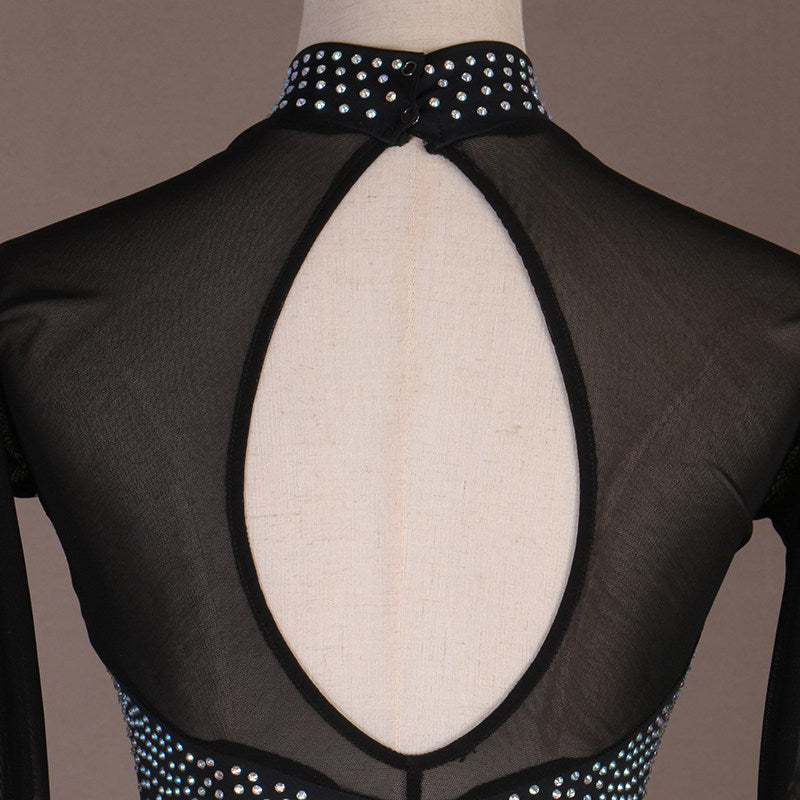 Close up of the rhinestone collar and keyhole back detail
