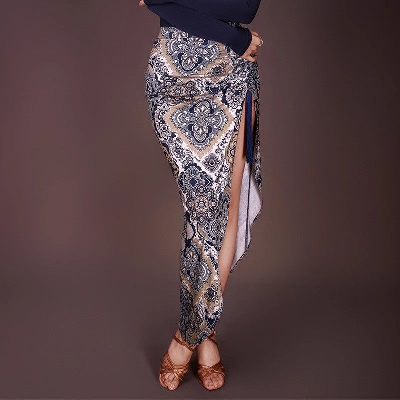Close view of the paisley skirt high slit