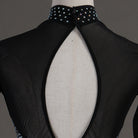 Close view of the small stoned collar and crystal heart edge