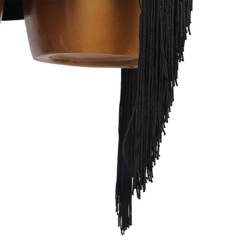 Close view of the plain tassel fringe hem strands